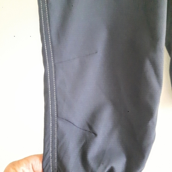 2/$35 Sale Climalite ADIDAS athletic/hiking cropped pants. Like New Sz 6  Bl/Gry - Picture 4 of 12